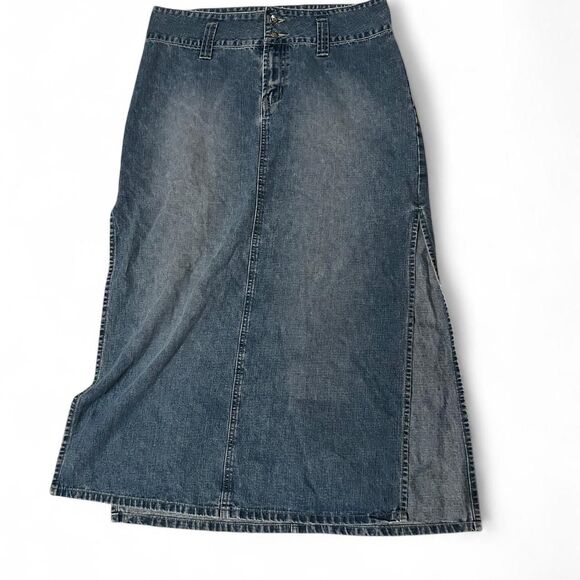 Vintage 90’s Dark wash Cotton Denim Maxi Skirt W/Double buttons & Side Slits. - Picture 2 of 8